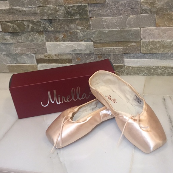 mirella pointe shoes